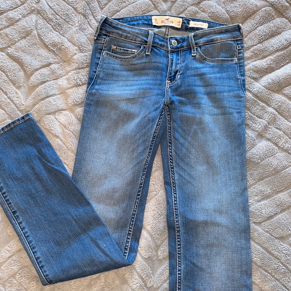 Hollister low rise skinny jeans. Size 3L